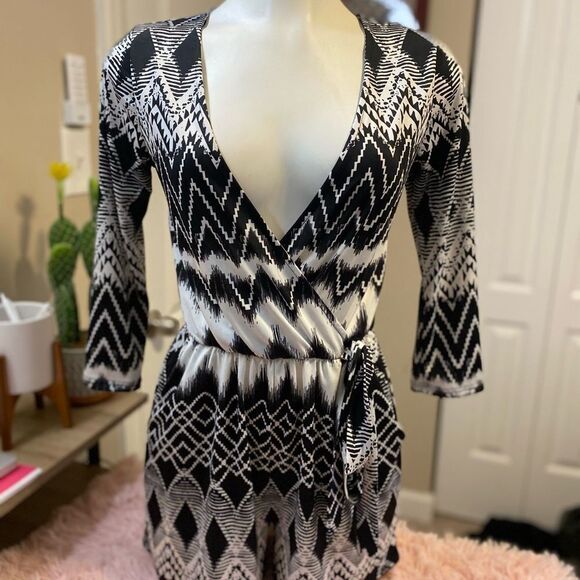 Romper - Picture 1 of 4